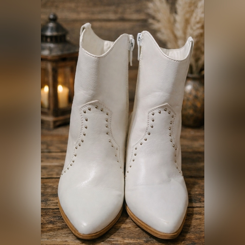 Centro Point White Western Ankle Booties Studded Size 10